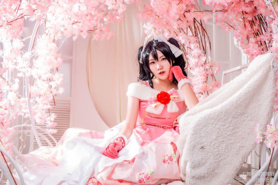 《lovelive!》矢澤妮可宮廷禮服舞踏會 C O S P L A Y 133/153 